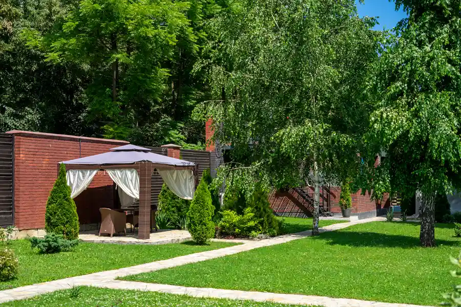 Local Backyard Landscaping Riverdale CA